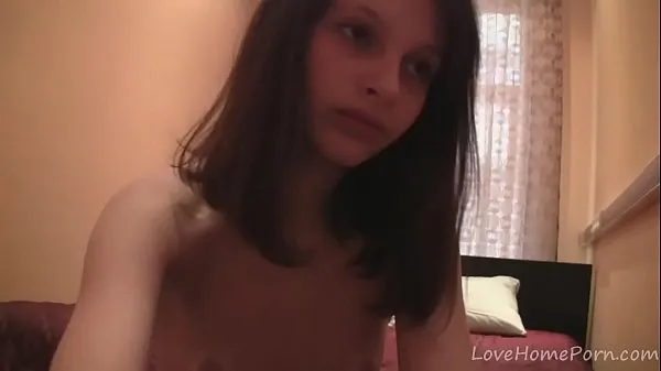 Teen in pantyhose loves to tease us कुल वीडियो देखें