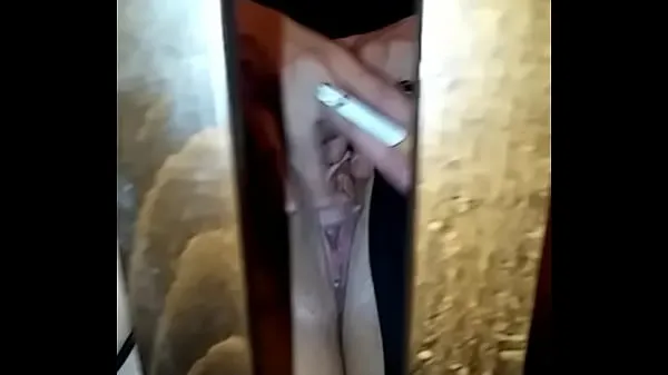 Παρακολουθήστε My hot wife smoking and rubbing clit in kitchen συνολικά βίντεο