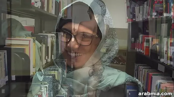 Посмотреть всего видео: Миа Халифа снимает хиджаб и одежду в библиотеке (mk13825