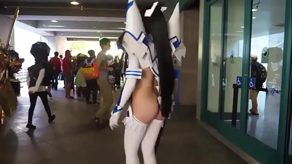 Guarda sexy cosplayers girls video in totale
