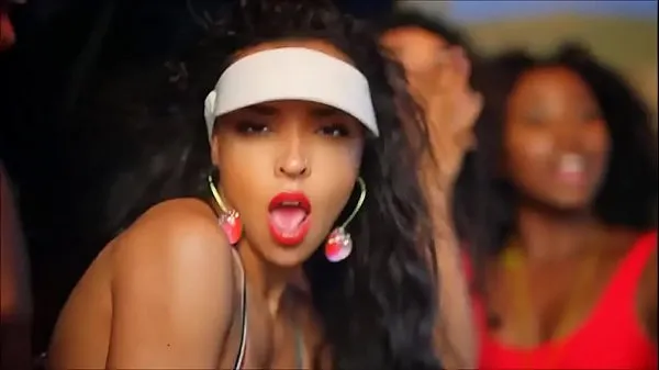 Obejrzyj łącznie Tinashe - Superlove - Official x-rated music video -CONTRAVIUS-PMVS filmów