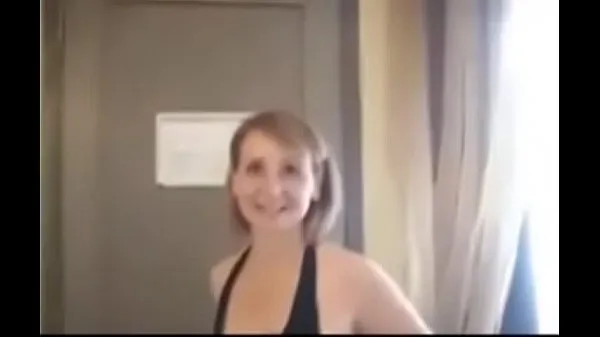 Ver Caliente esposa aficionada vino vestida para follar bien en un hotel vídeos en total