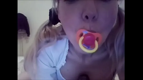 Se Chantal, you're too grown up for a pacifier and diaper videoer i alt