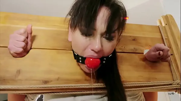 Pozrite si celkovo Nataly Gold - Extreme Caning videí