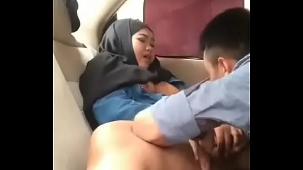 Se Hijab girl in car with boyfriend totalt videoer