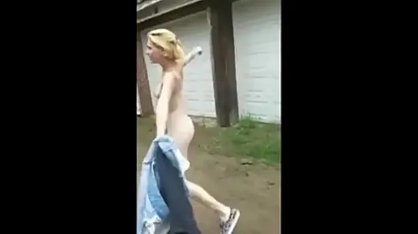 دیکھیں Fit bodied brave women go out Naked in public. Nude outdoor exhibitionism! Slim & Sexy کل ویڈیوز