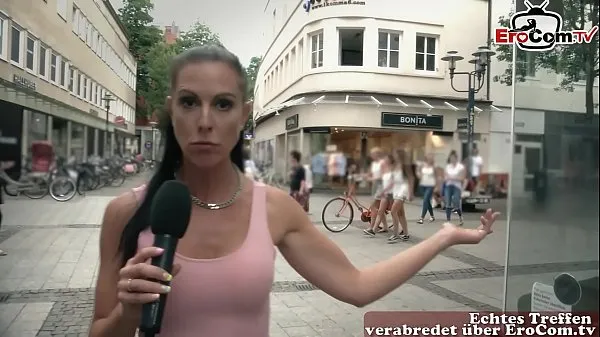 Bekijk in totaal German milf pick up guy at street casting for fuck video's