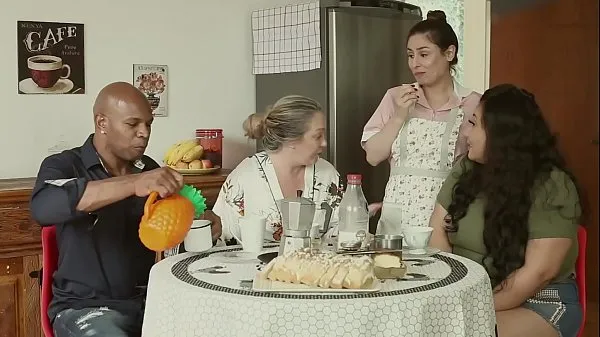 Pozrite si celkovo THE BIG WHOLE FAMILY - THE HUSBAND IS A CUCK, THE step MOTHER TALARICATES THE DAUGHTER, AND THE MAID FUCKS EVERYONE | EMME WHITE, ALESSANDRA MAIA, AGATHA LUDOVINO, CAPOEIRA videí