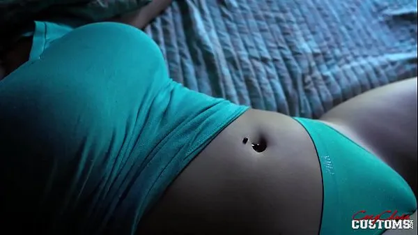 Přehrát celkem My Step-Daughter with Huge Tits - Vanessa Cage videí