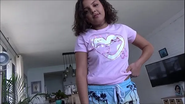 Oglejte si Ebony Little Step Sister Cums On Step Brother's Cock skupaj videoposnetkov
