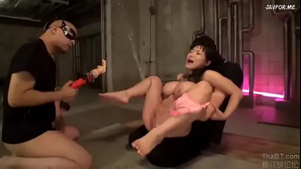 Titta på totalt Kaho Shibuya Squirts a fountain of liquid as she is tied up and made to cum repeatedly in this Japanese Porn Music Video videor