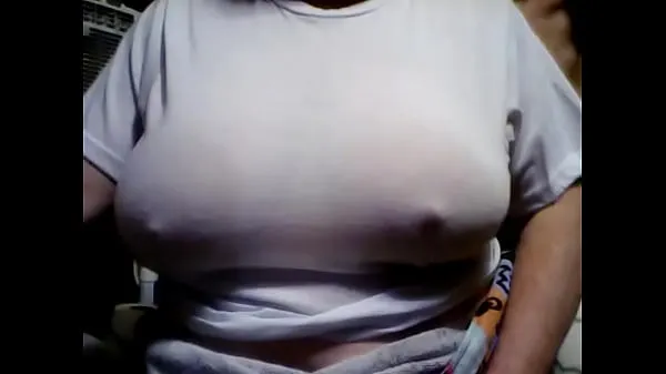 Bekijk in totaal I love my wifes big tits video's