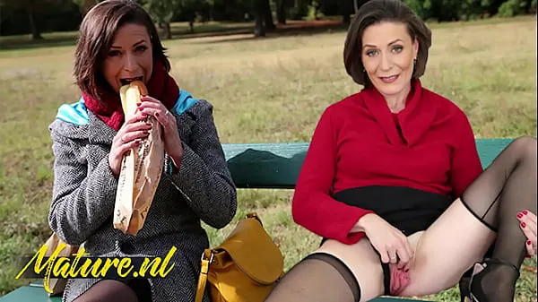 Oglejte si French MILF Eats Her Lunch Outside Before Leaving With a Stranger & Getting Ass Fucked skupaj videoposnetkov