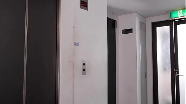 Посмотреть всего видео: Юко Сираки, непристойная консьержка, которая работает в отеле и предлагает услугу кримпая