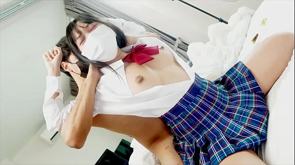 Regardez Une étudiante japonaise baise hardcore et non censurée vidéos au total
