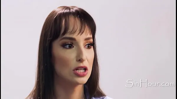 Pozrite si celkovo Curvy MILF Latina Lexi Luna's Interview videí