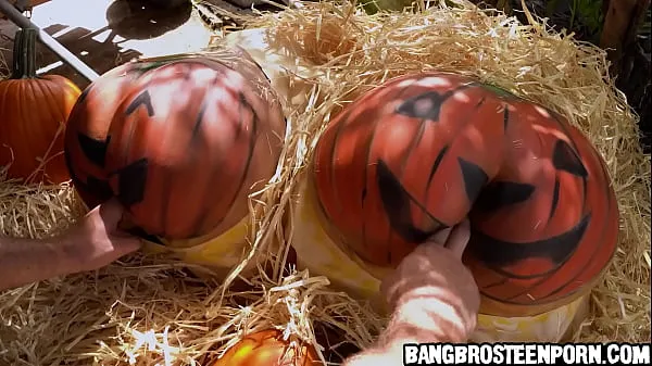 Watch Fucking two big pumpkin asses total Videos