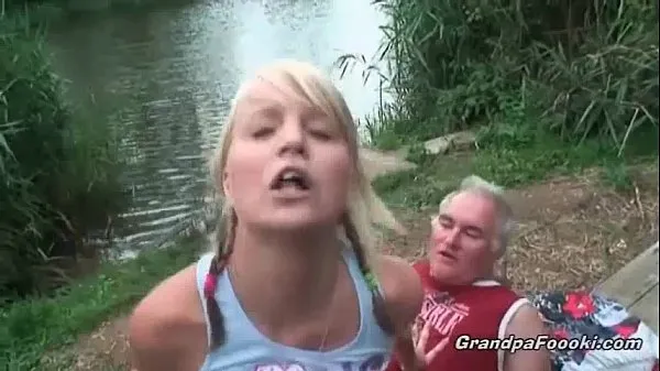Přehrát celkem Gorgeous blonde rides dick on the river shore videí